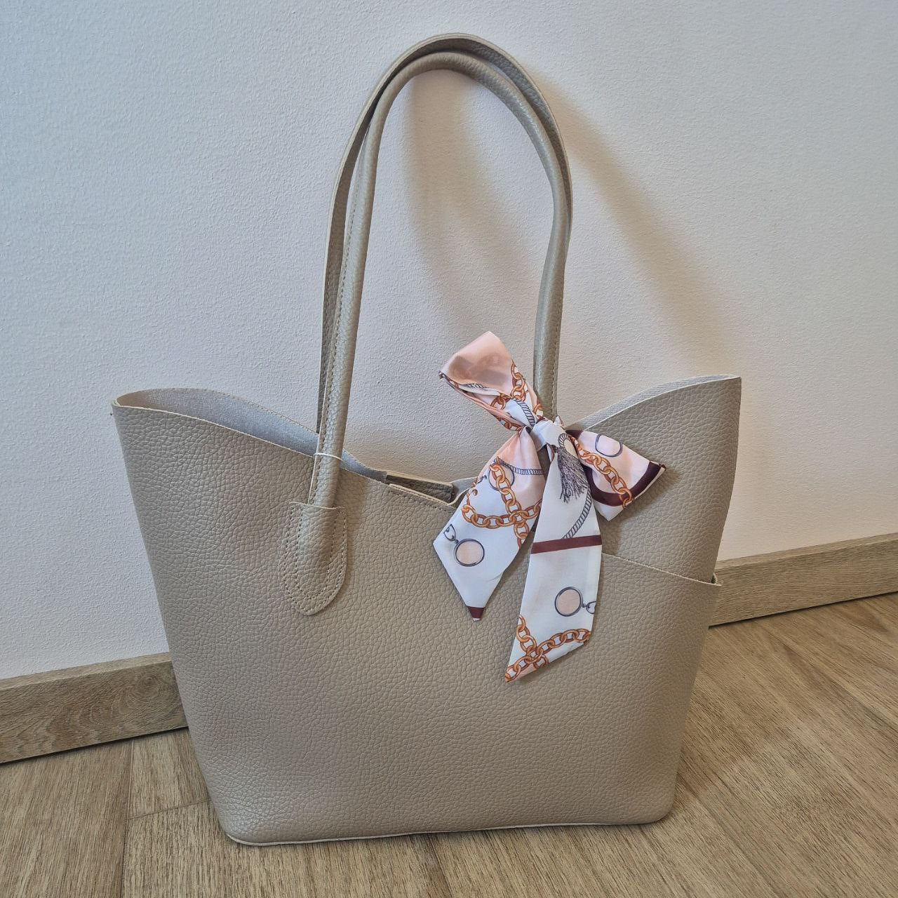 Women's bag with ribbon